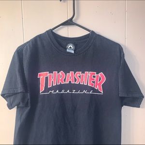 Med red Thrasher shirt